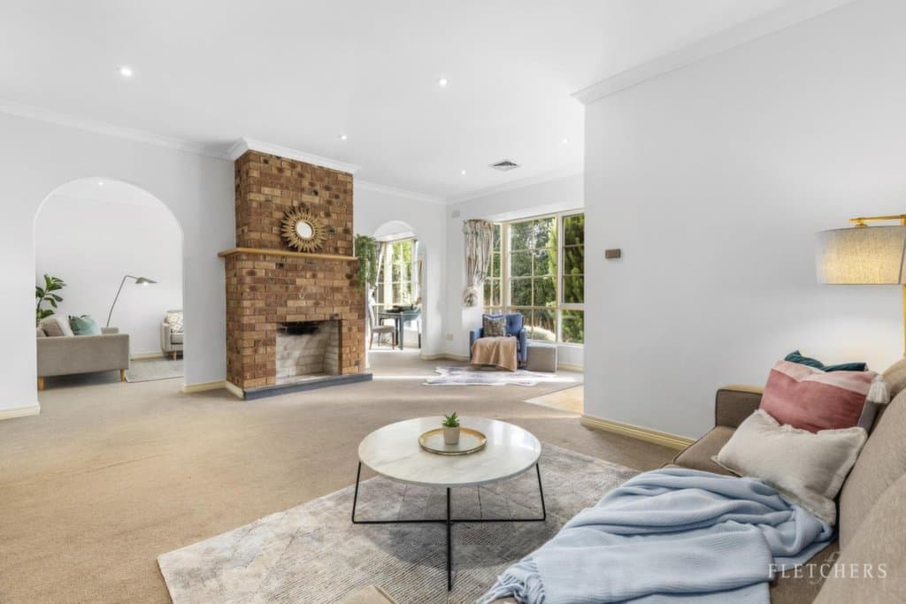 2/27 Young Street, Glen Iris - Thumbnail 2