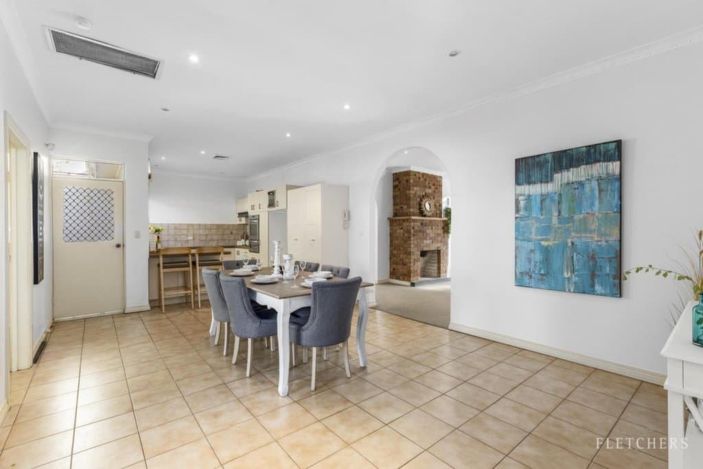 2/27 Young Street, Glen Iris - Thumbnail 4