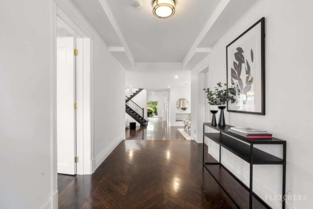 15 Oak Street, Surrey Hills - Thumbnail 2