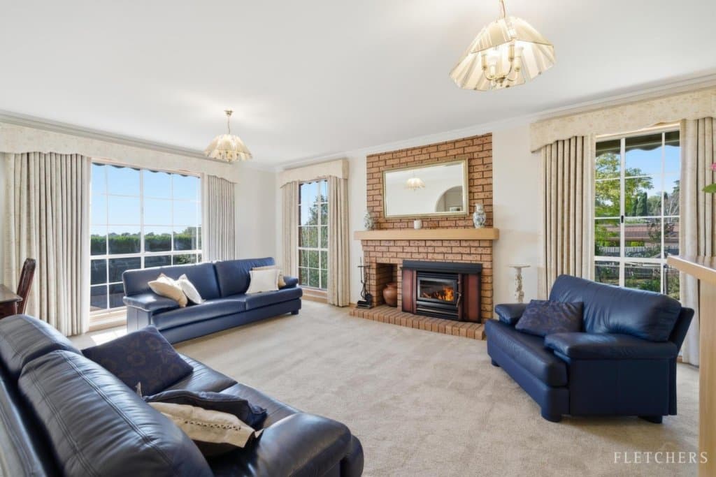 66 Savanna Drive, Mooroolbark - Thumbnail 2