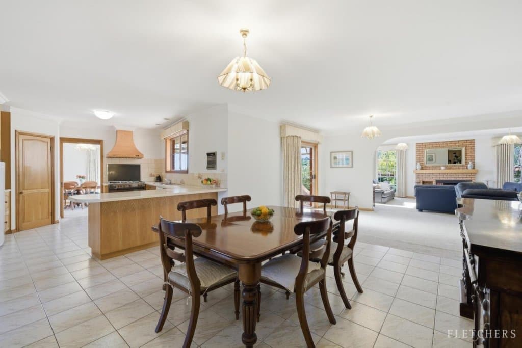 66 Savanna Drive, Mooroolbark - Thumbnail 3