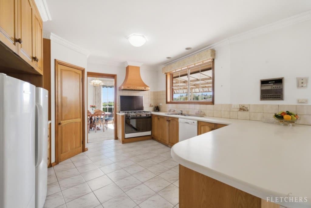 66 Savanna Drive, Mooroolbark - Thumbnail 4