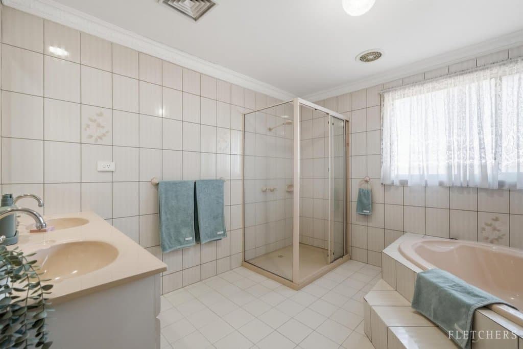 66 Savanna Drive, Mooroolbark - Thumbnail 7