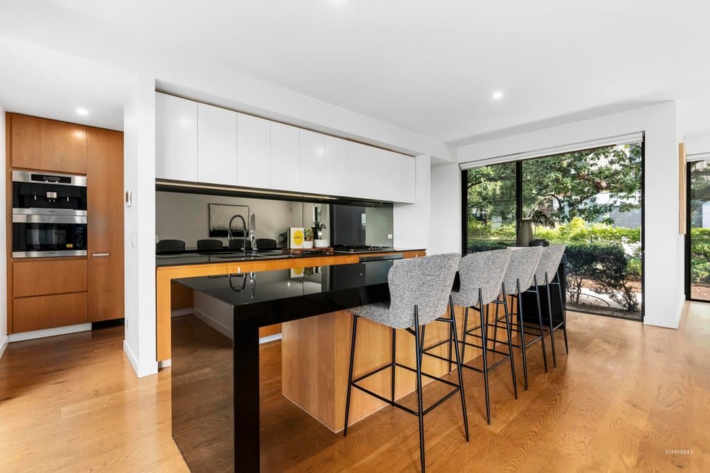 14 Lower Drive North, Kew - Thumbnail 3