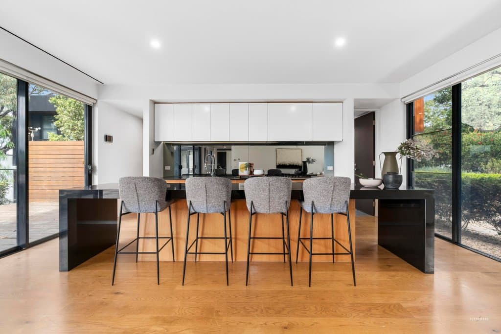 14 Lower Drive North, Kew - Thumbnail 4