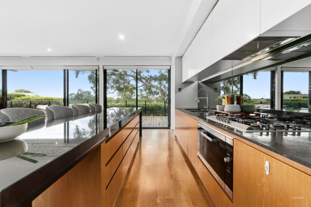 14 Lower Drive North, Kew - Thumbnail 5