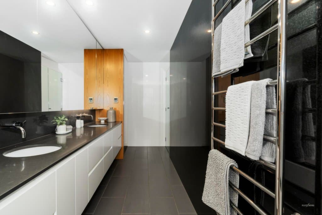 14 Lower Drive North, Kew - Thumbnail 8