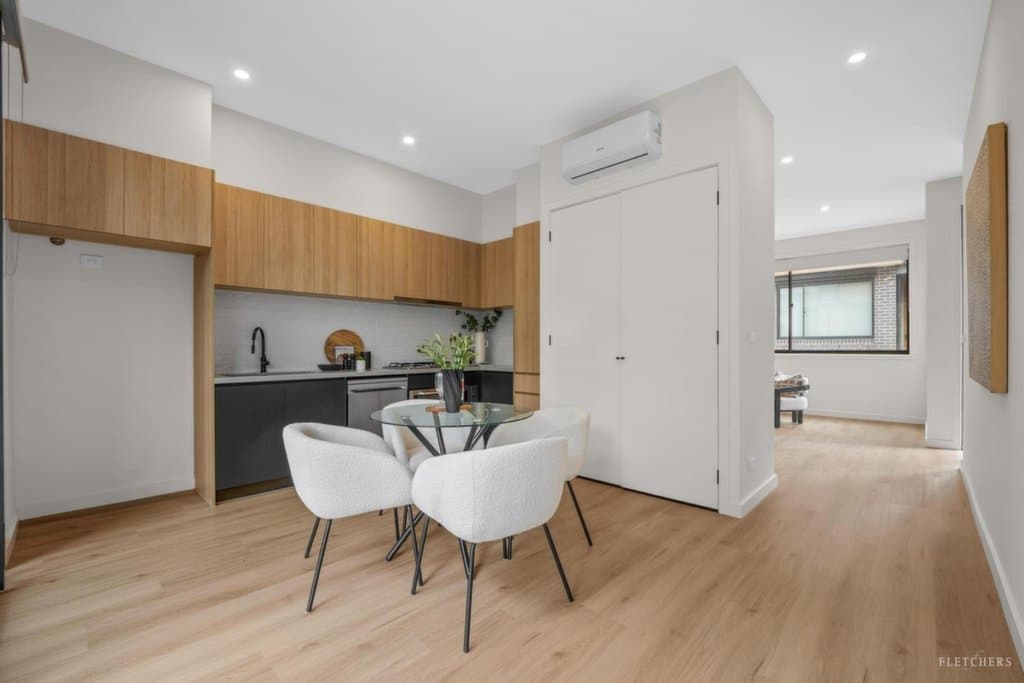 6/2-4 Rathcown Road, Reservoir - Thumbnail 3