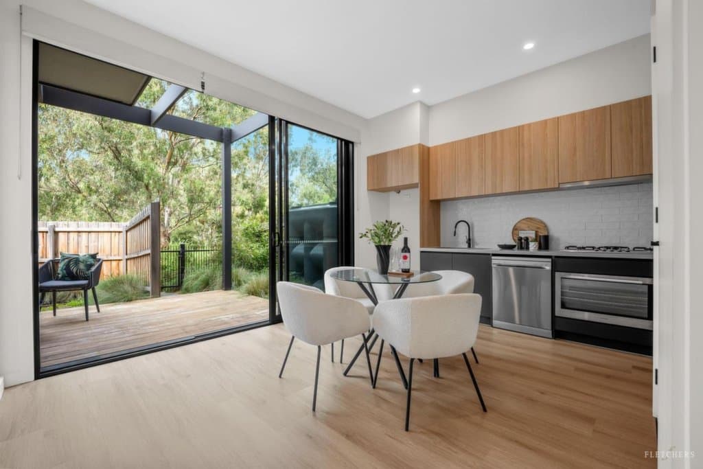 6/2-4 Rathcown Road, Reservoir - Thumbnail 4