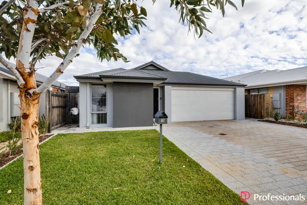 15 Kerang Way, Ellenbrook WA 6069, Ellenbrook - Image 1