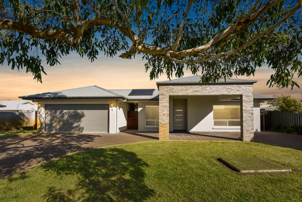 1 Sargent Close, Robe SA 5276, Robe - Image 1