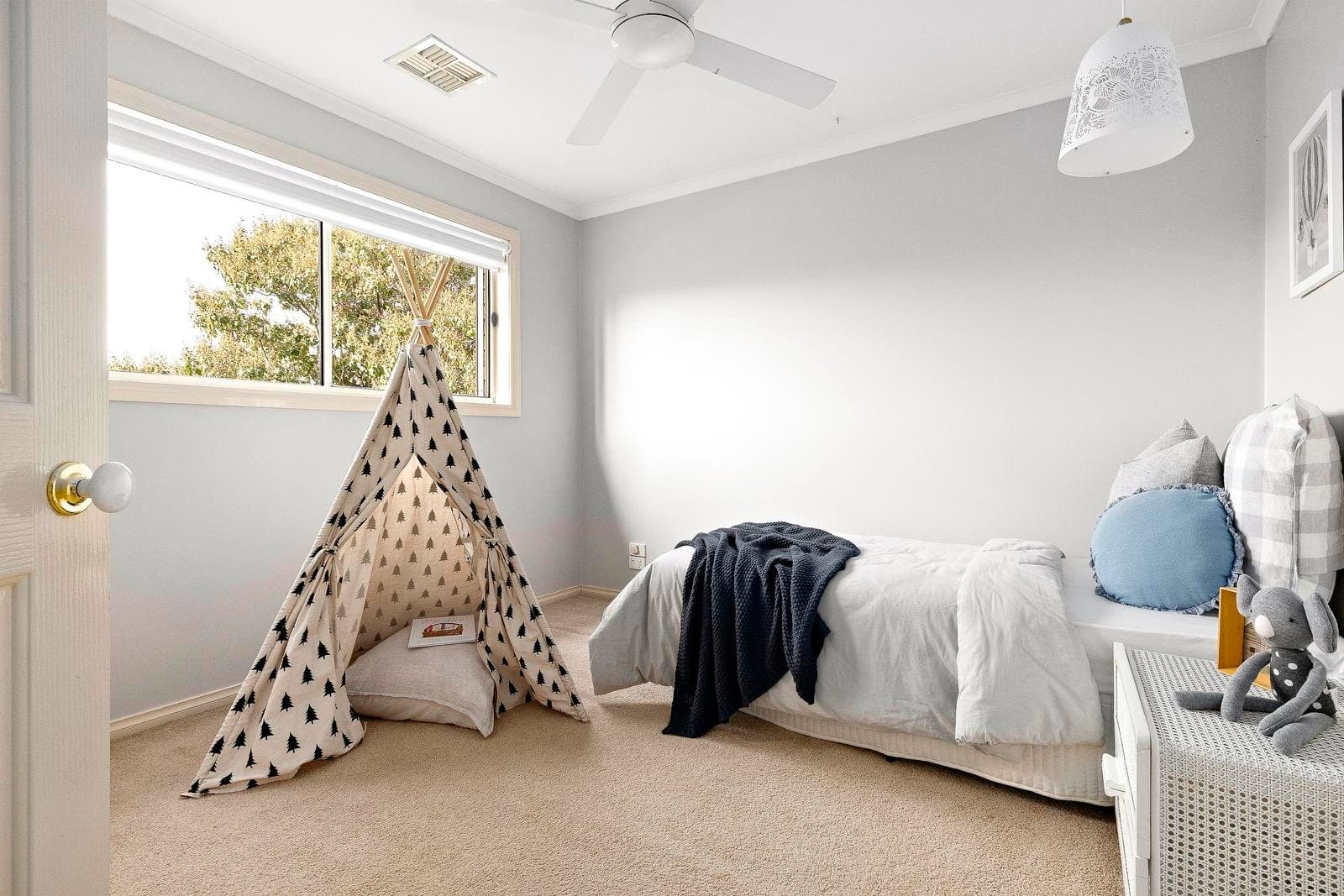 63 Bluebell Crescent, Gowanbrae VIC 3043, Gowanbrae - Thumbnail 6