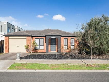 39 Hindmarsh Drive, Manor Lakes - Thumbnail 2