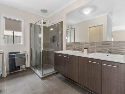 19 Celtic Drive, Cranbourne East - Thumbnail 3