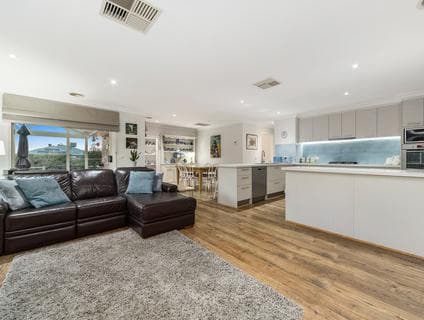 22 Creighton Way, Mornington - Thumbnail 5