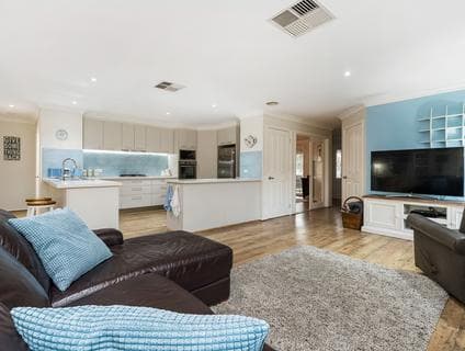 22 Creighton Way, Mornington - Thumbnail 7