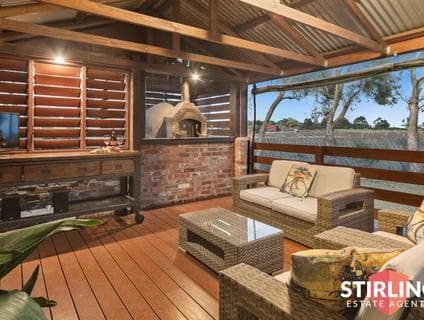 210 Craig Road, Devon Meadows - Thumbnail 2