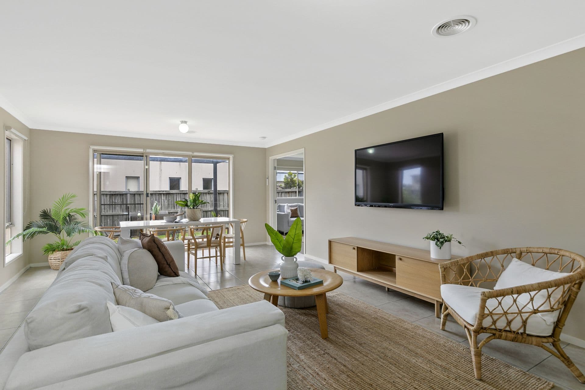 1 Centreside Drive, Torquay - Thumbnail 3