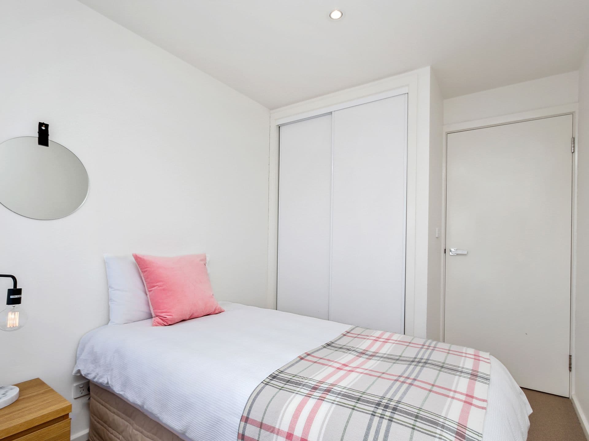 9/17-19 Nelson Street, Apollo Bay - Image 1