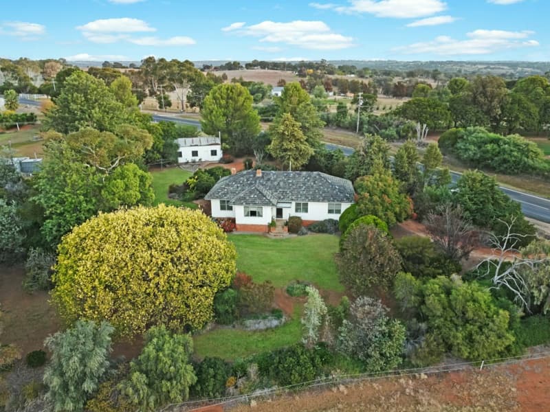 248 Henry Lawson Way, Young, Young - Image 1