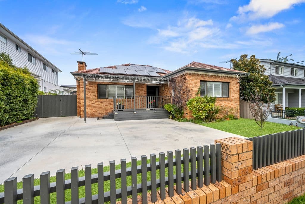 306 Burraneer Bay Road, Caringbah South - Thumbnail 3