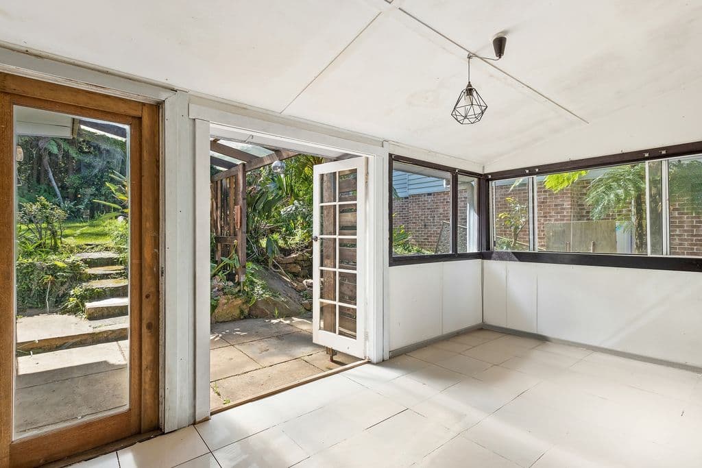 52 Buttenshaw Drive, Coledale - Image 1