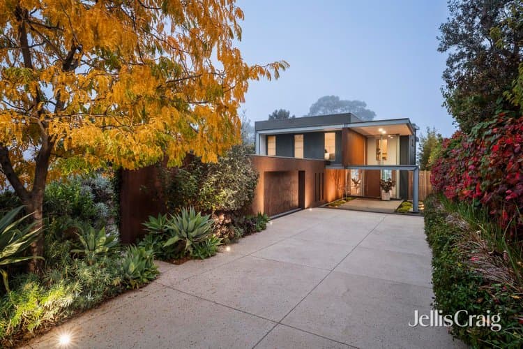 6 Milfay Avenue, Kew, Kew - Image 1