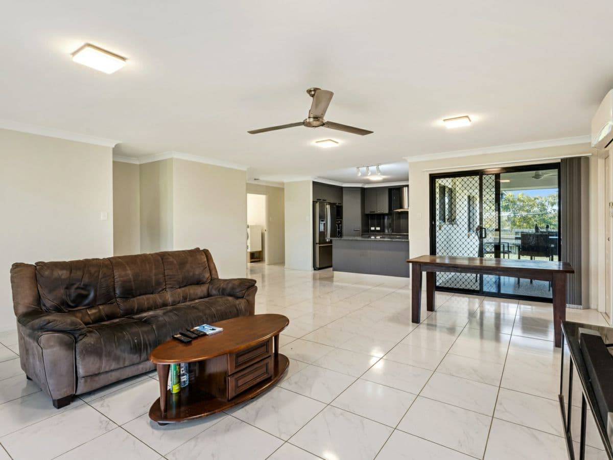 25 Burke And Wills Drive, GRACEMERE, Gracemere - Thumbnail 2