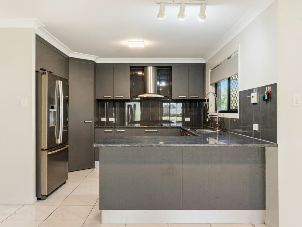 25 Burke And Wills Drive, GRACEMERE, Gracemere - Thumbnail 3