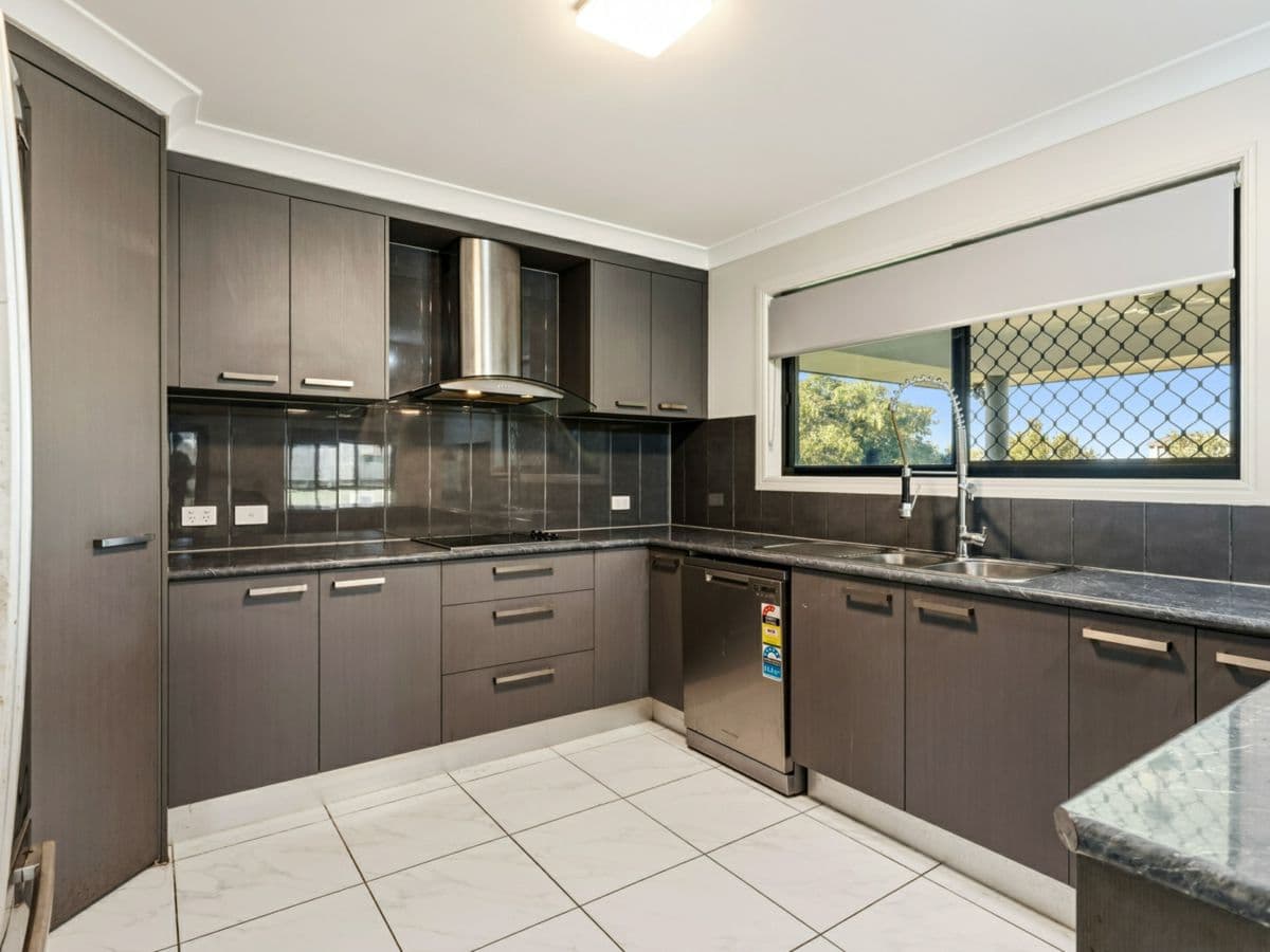 25 Burke And Wills Drive, GRACEMERE, Gracemere - Thumbnail 4