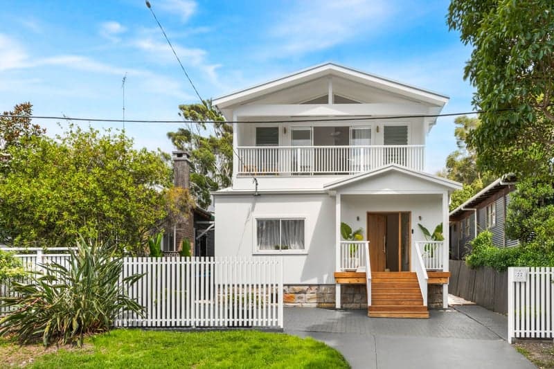 22 Glen Street, Freshwater - Image 1