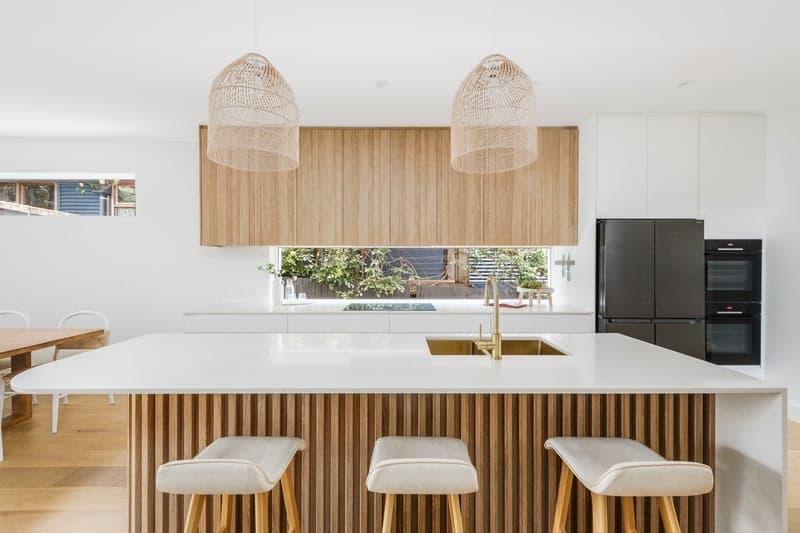 22 Glen Street, Freshwater - Thumbnail 3