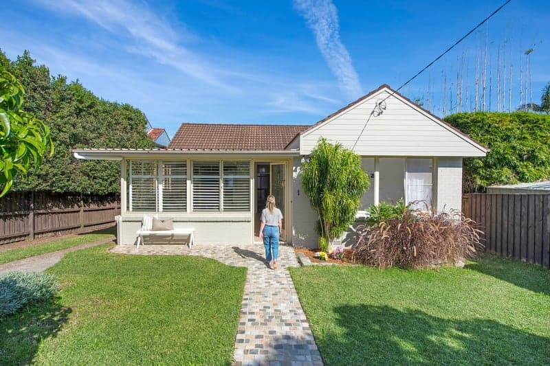 1 Graham Avenue, Freshwater - Thumbnail 5