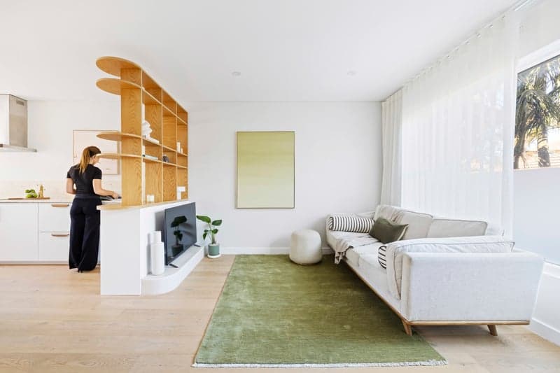 1/30 Eurobin Avenue, Manly - Image 1