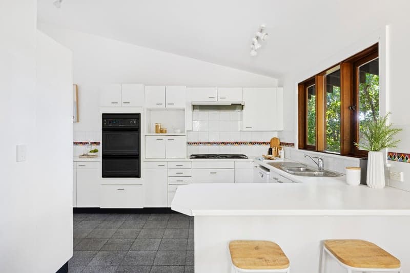 34 Powderworks Road, North Narrabeen - Thumbnail 4