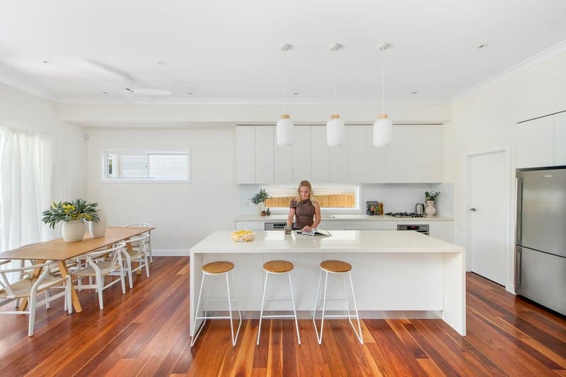 27 Wilson Street, Freshwater - Thumbnail 2