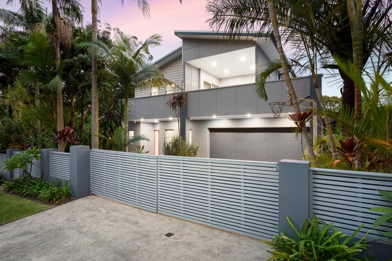 1 Armstrong Street, Seaforth - Thumbnail 2