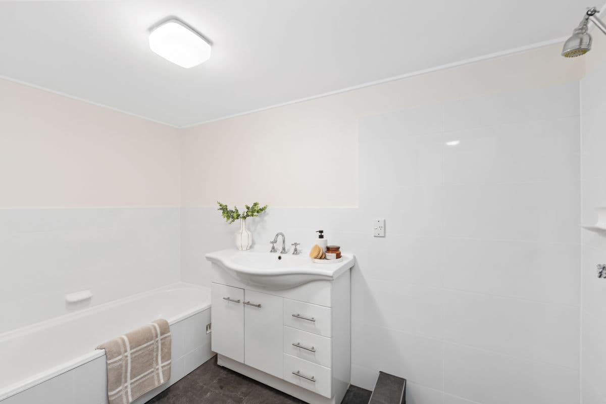 1/3 Joseph Lloyd Close, Gosford, NSW, Gosford - Thumbnail 6