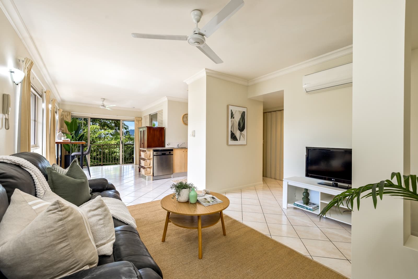 1221/2-10 Greenslopes Street, Cairns North, Cairns North - Thumbnail 2
