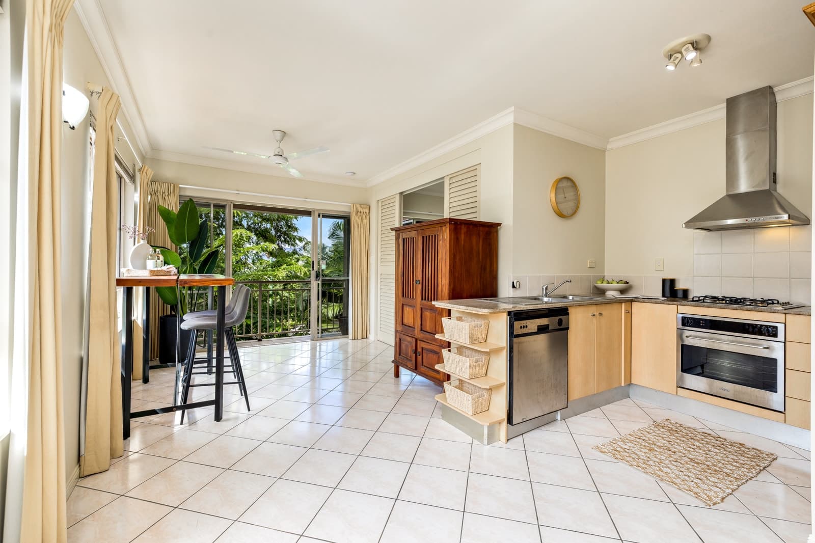 1221/2-10 Greenslopes Street, Cairns North, Cairns North - Thumbnail 4