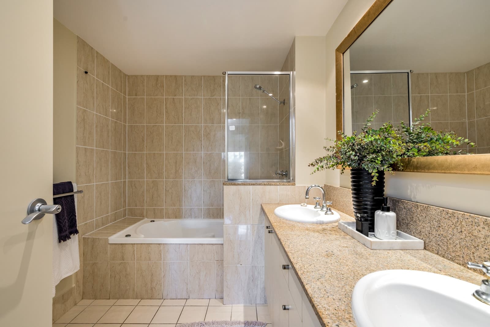 1221/2-10 Greenslopes Street, Cairns North, Cairns North - Thumbnail 8