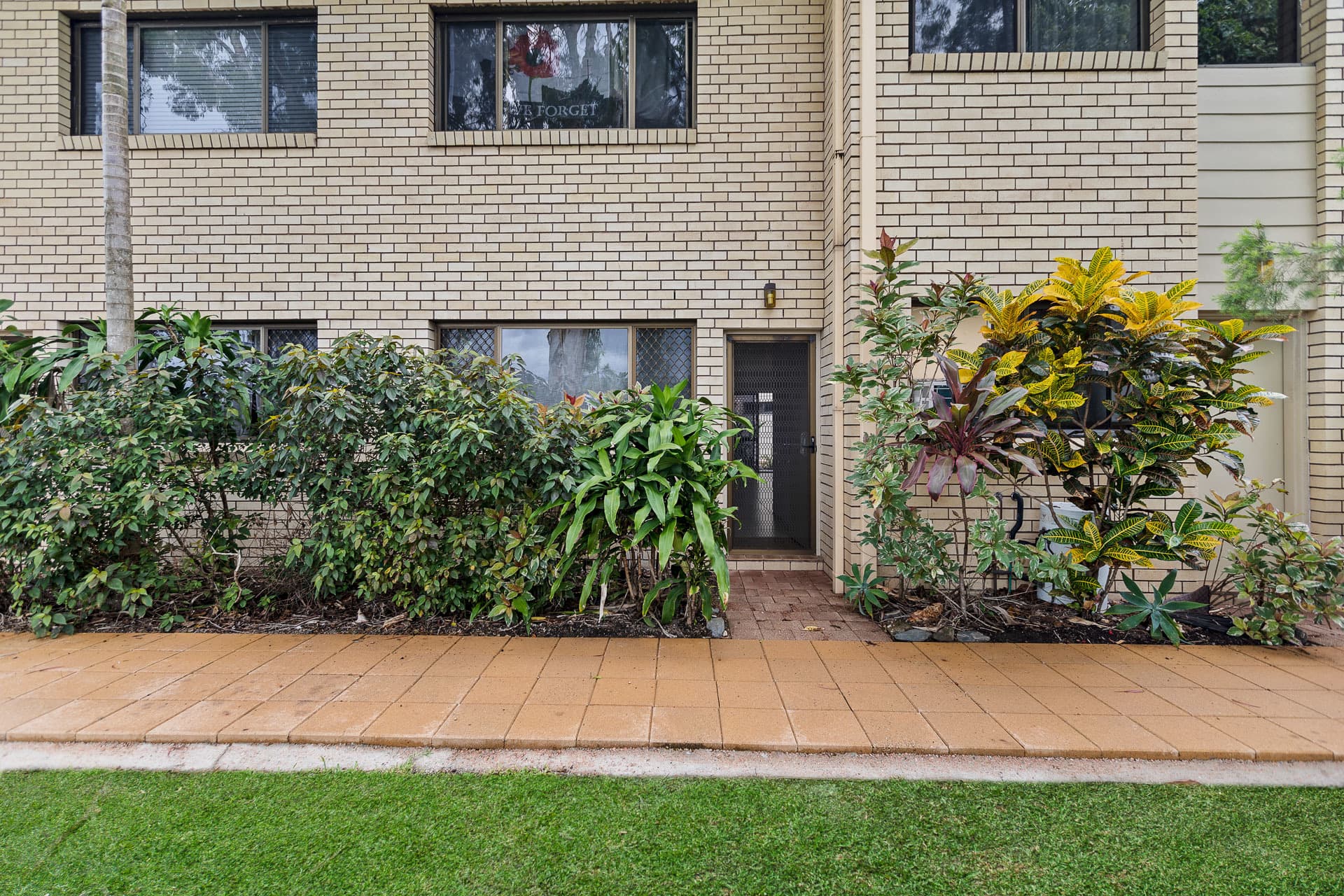 1/21-31 Poinciana Street, Holloways Beach, Holloways Beach - Thumbnail 2