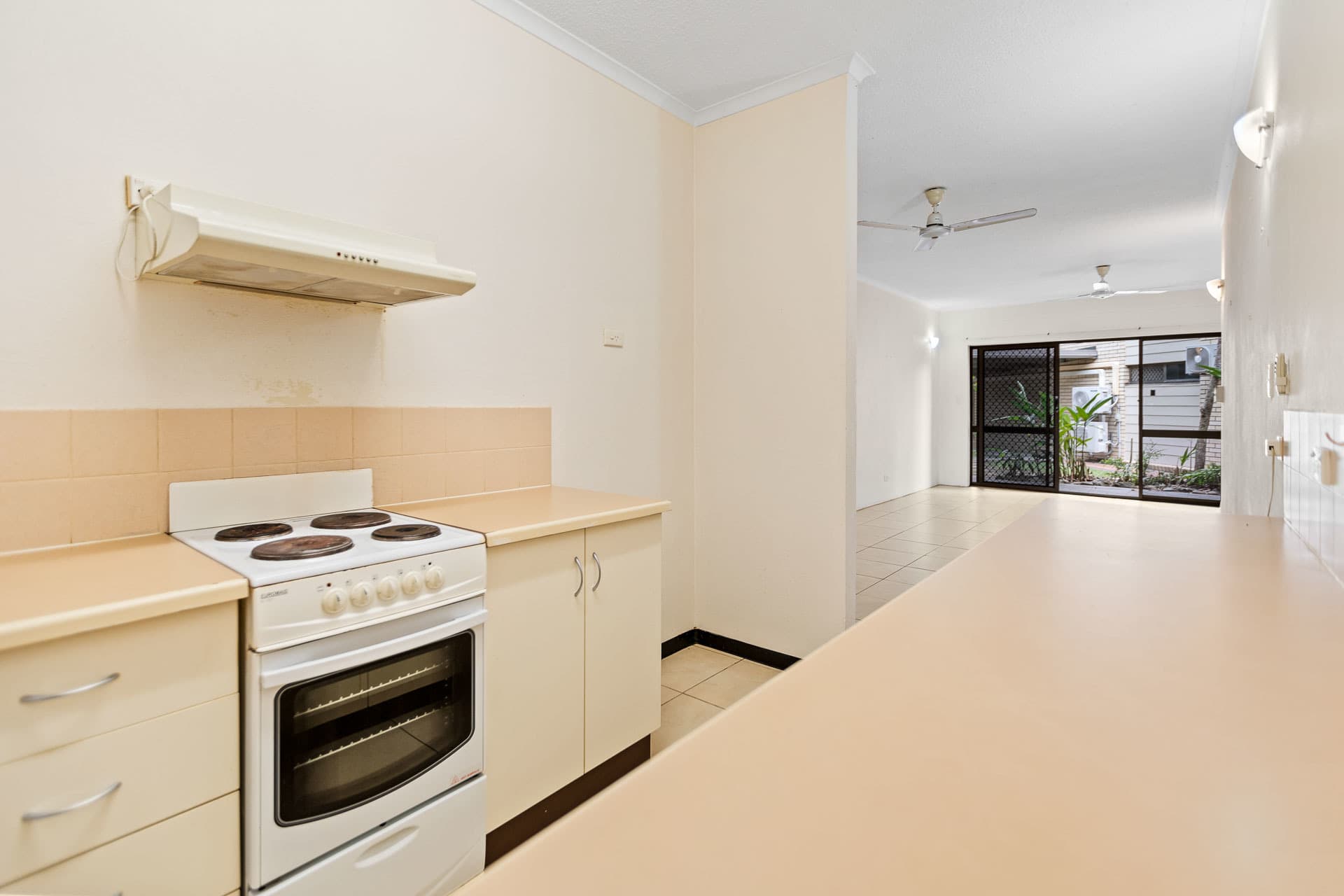 1/21-31 Poinciana Street, Holloways Beach, Holloways Beach - Thumbnail 6