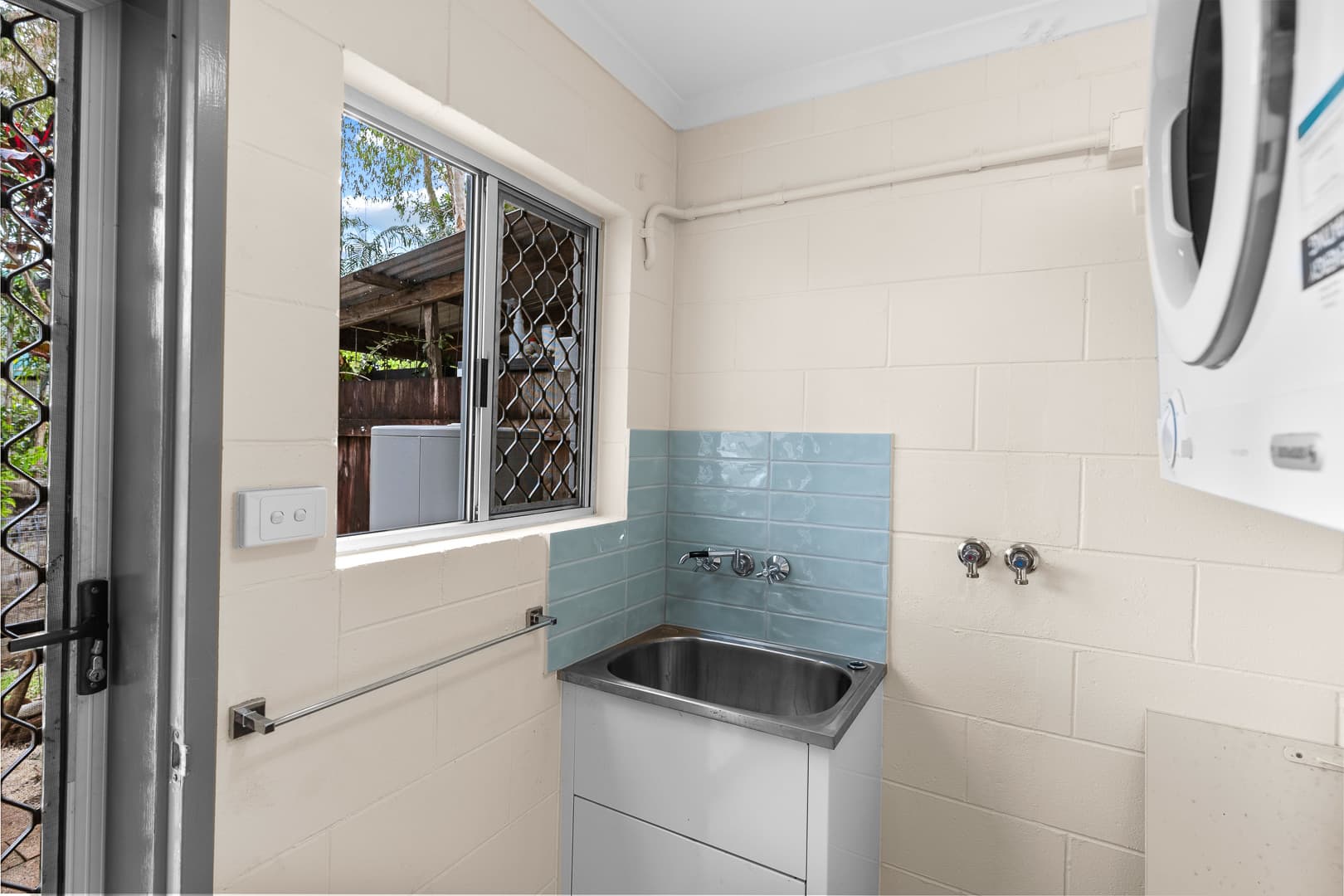 7/15-17 Fern Street, Holloways Beach, Holloways Beach - Thumbnail 7