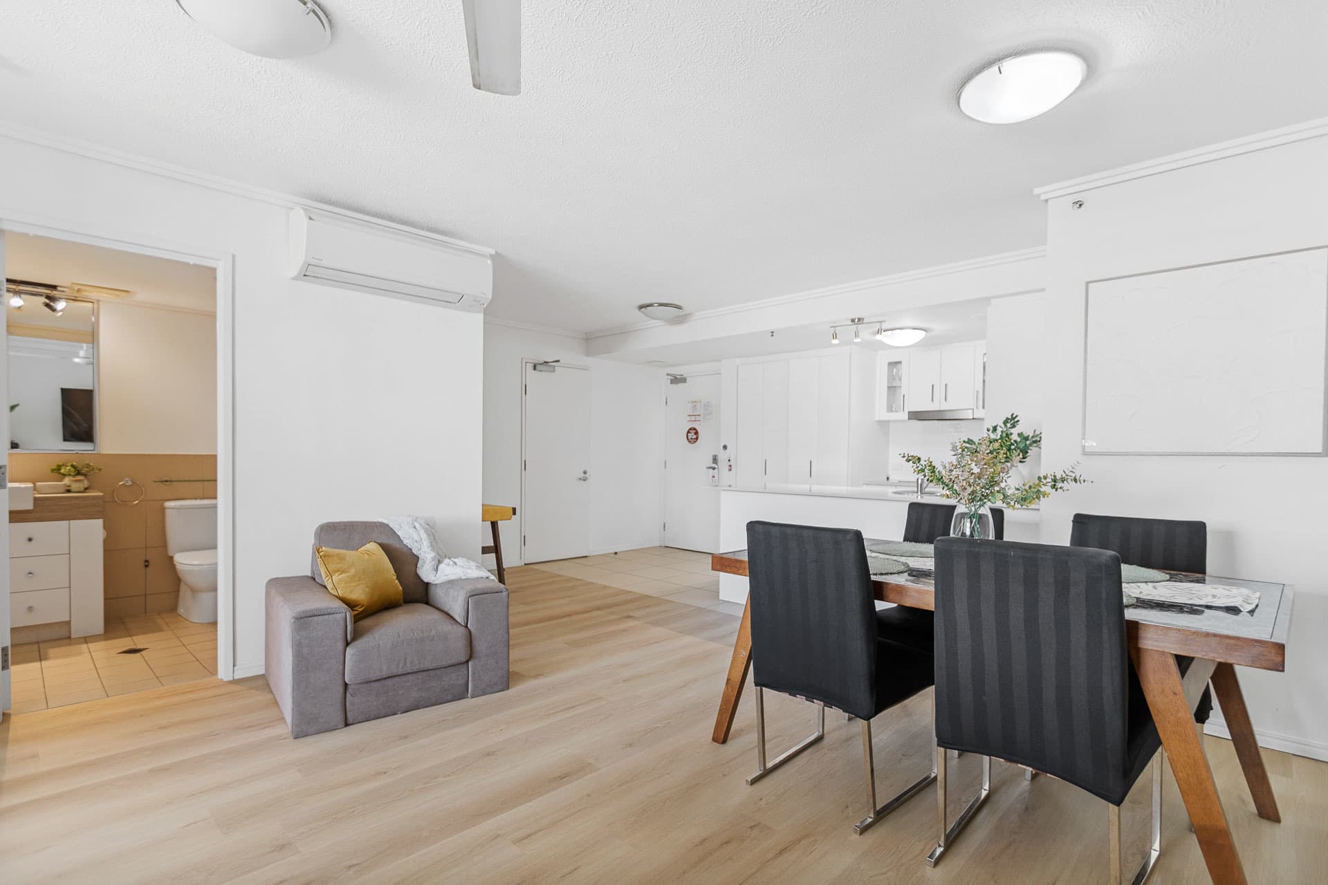1005-1006/58-62 McLeod Street, Cairns City, Cairns City - Thumbnail 8