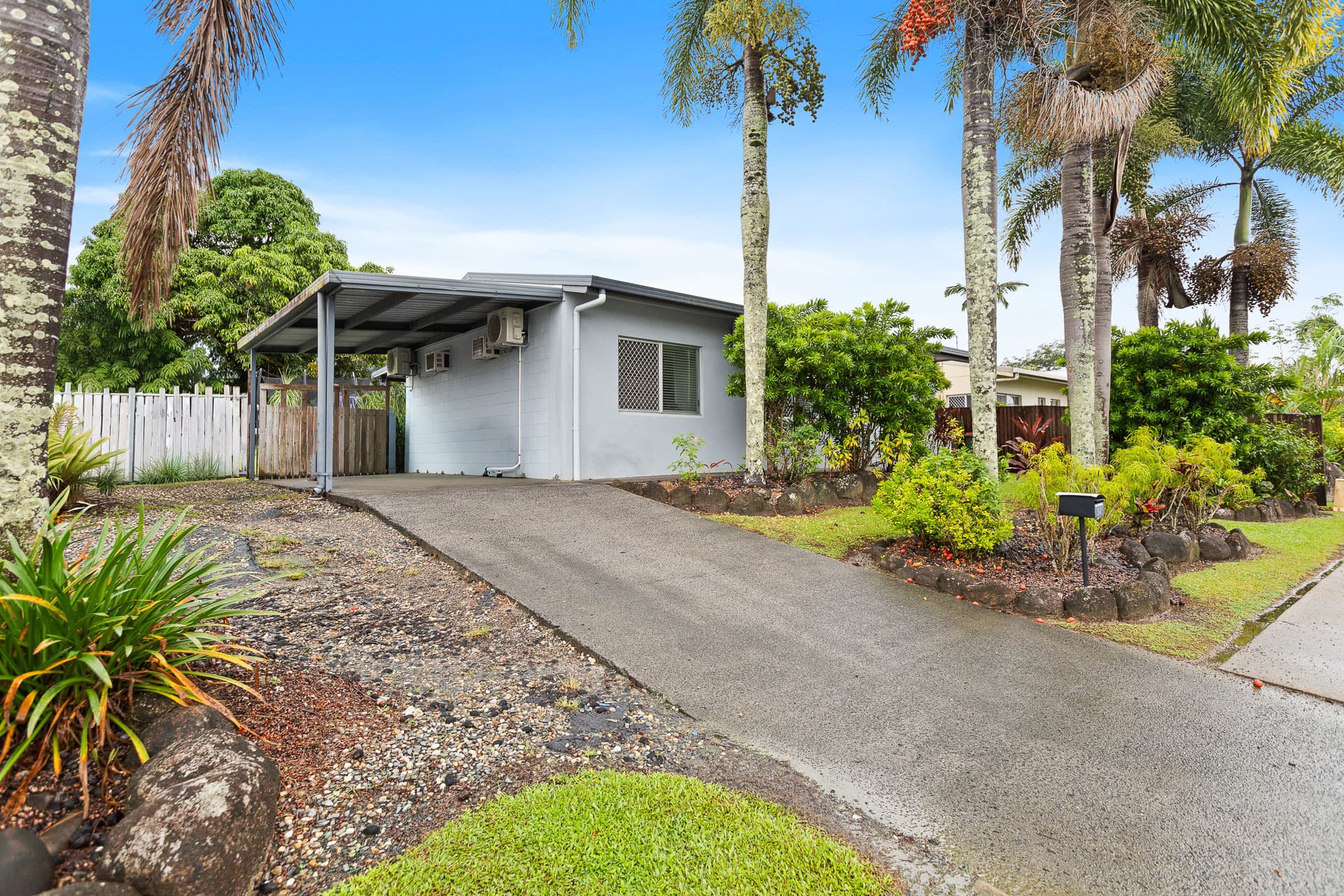 31 Tiffany Street, White Rock, White Rock - Thumbnail 2