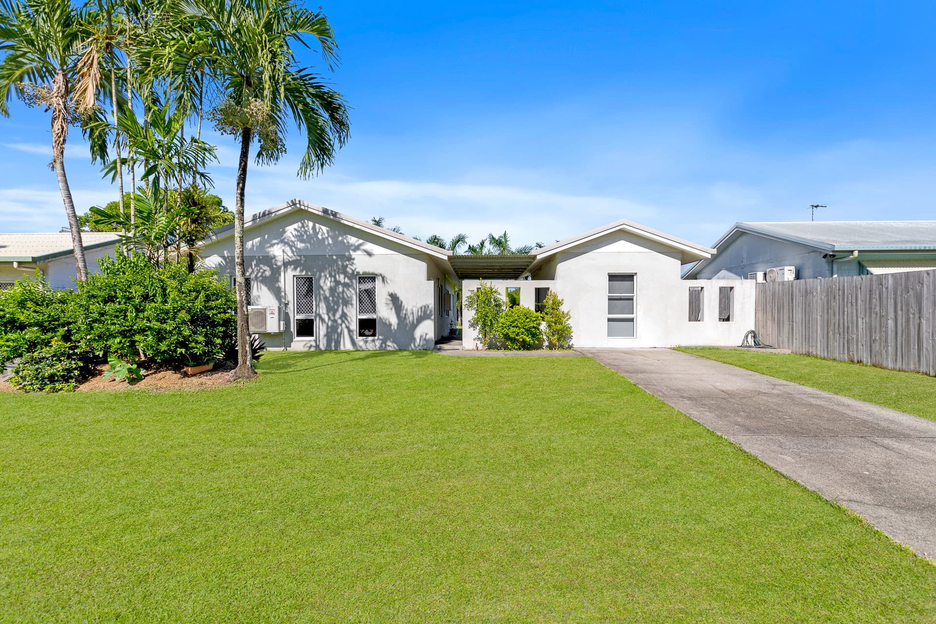 16 Harlequin Street, White Rock, White Rock - Thumbnail 3