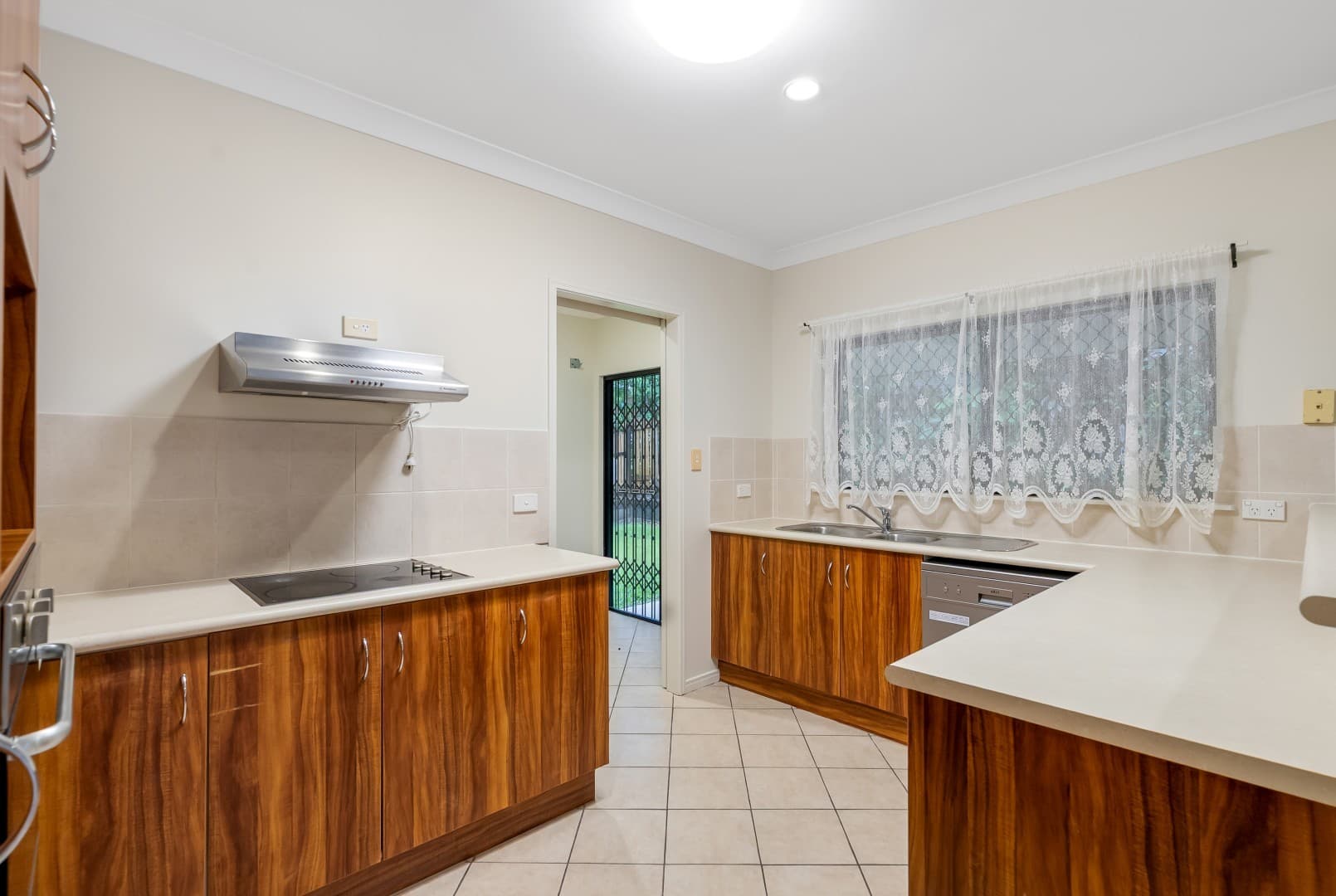 1 Trappes Court, Mooroobool, Mooroobool - Thumbnail 6