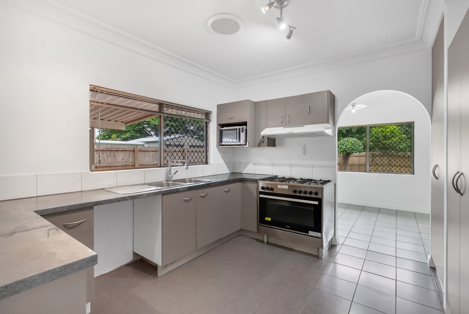 38-40 Lyndel Drive, Woree, Woree - Thumbnail 8