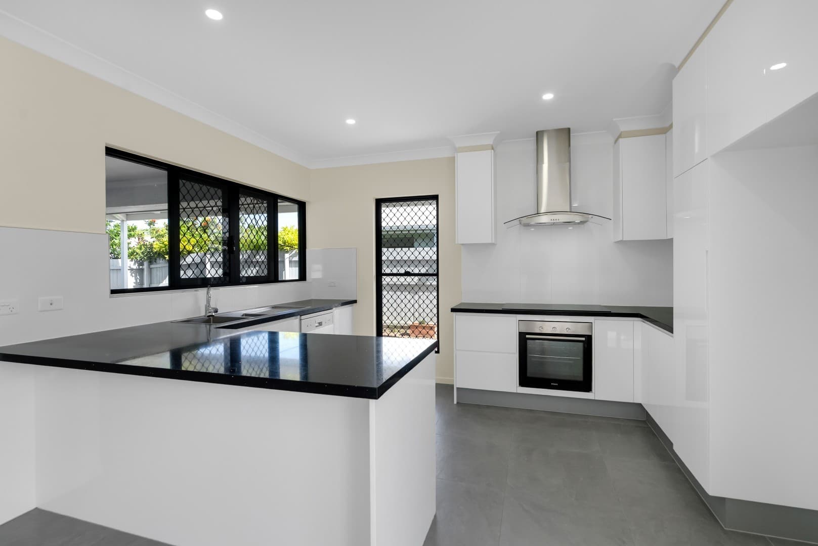 36 The Avenue, Trinity Park, Trinity Park - Thumbnail 4
